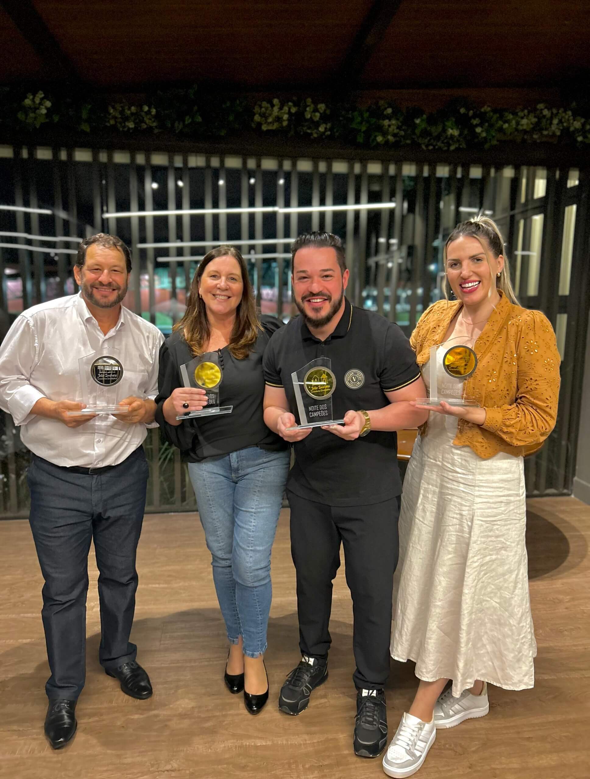 Celebrando conquistas e superação no Grupo Julio Imóveis